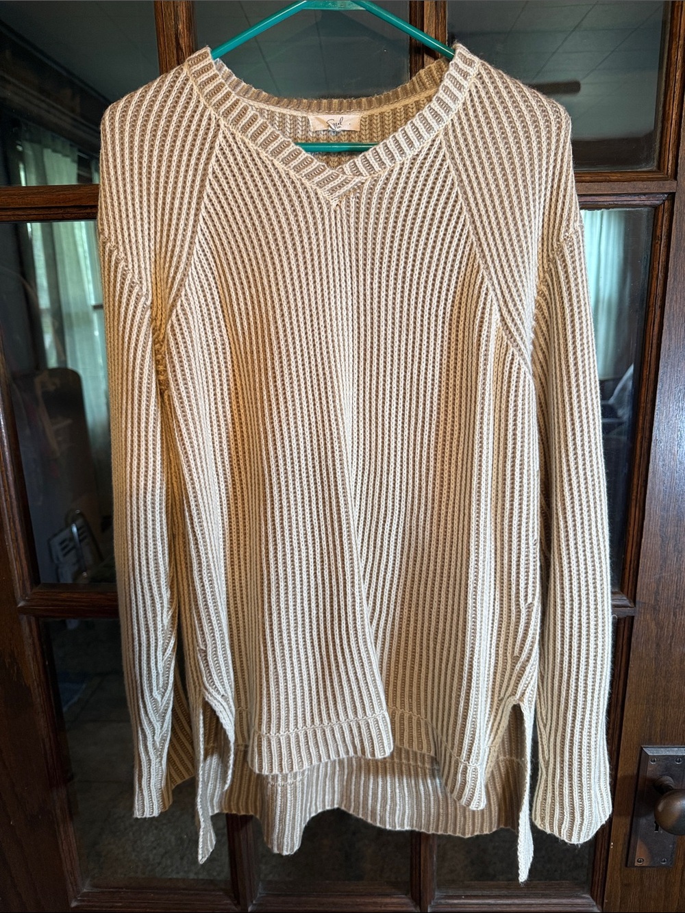 Easel Los Angeles Tan Cream Ribbed V-Neck High-Low Oversized Sweater Medium Boho